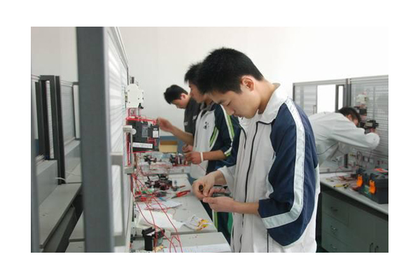 电子电器应用与维修专业